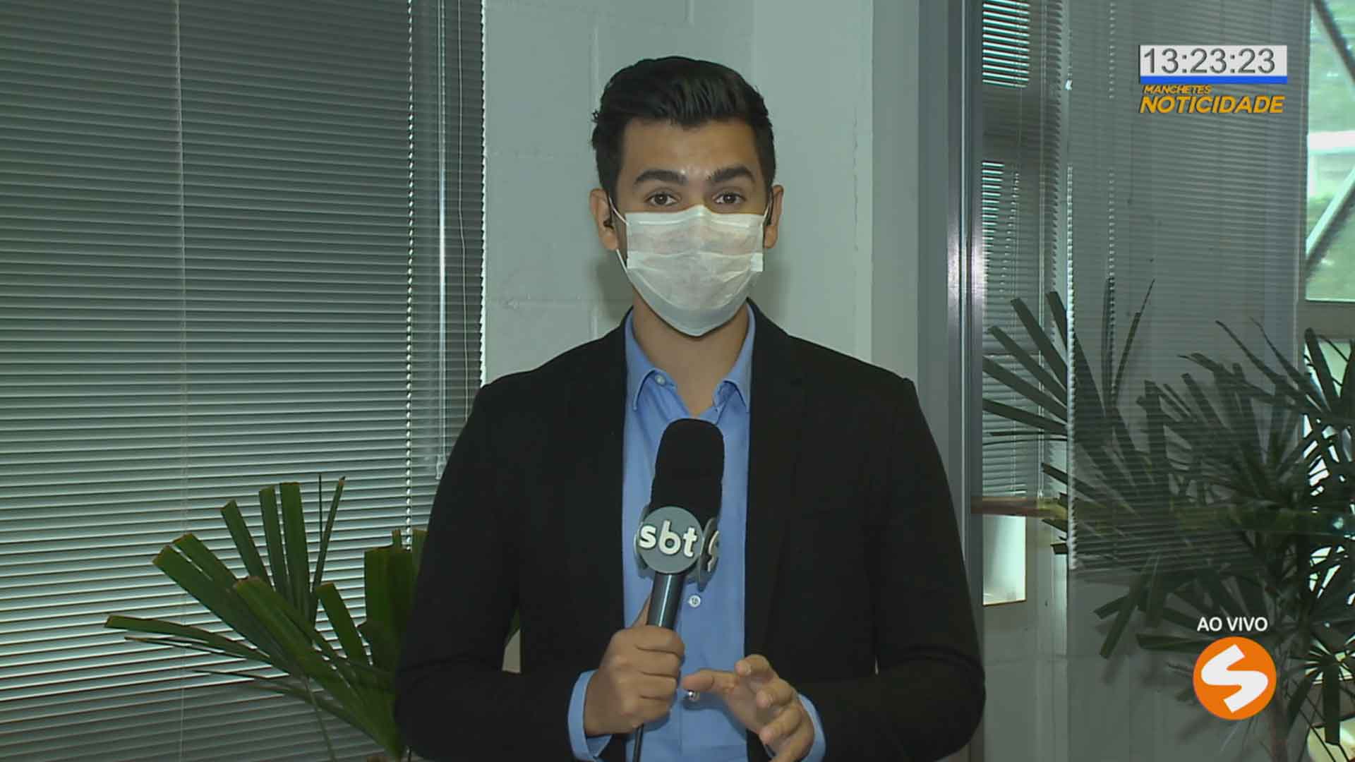 reporter-de-mascara