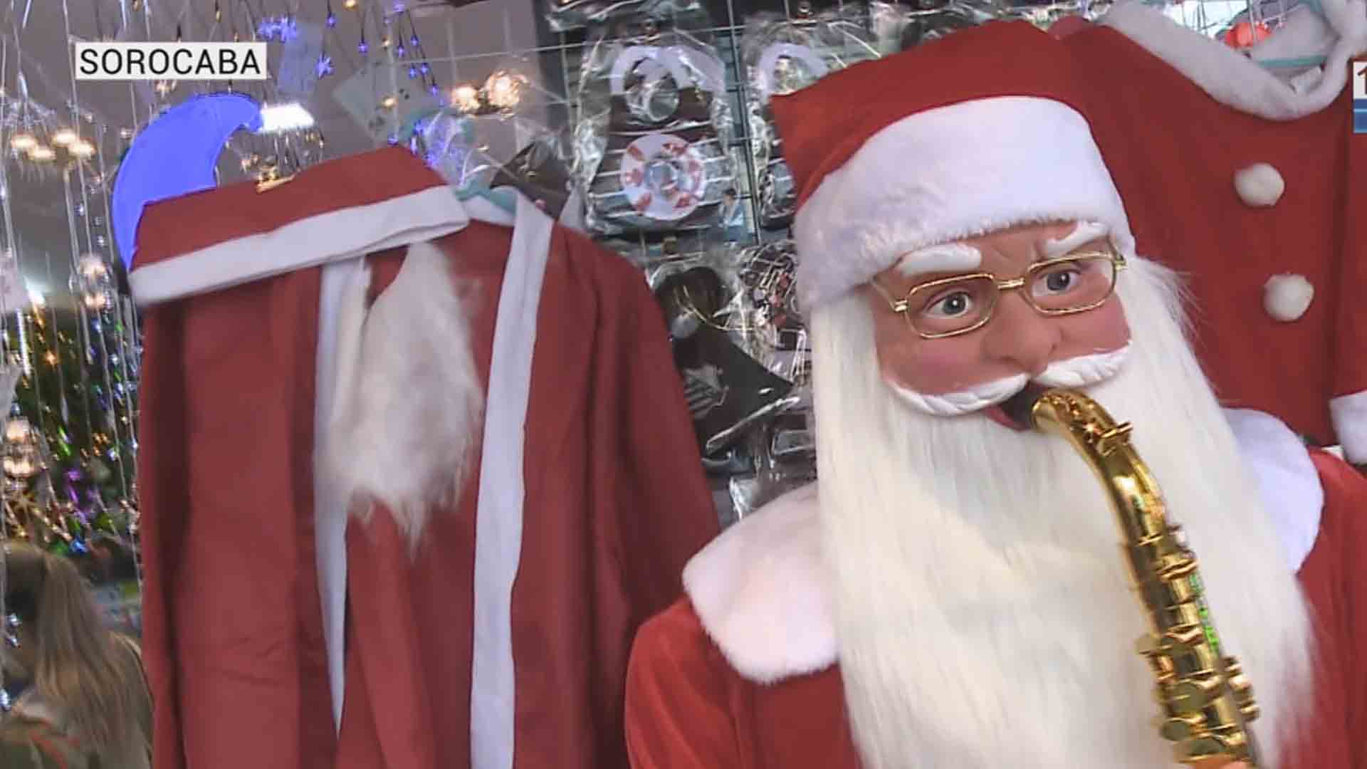 Lojistas antecipam decorações de Natal