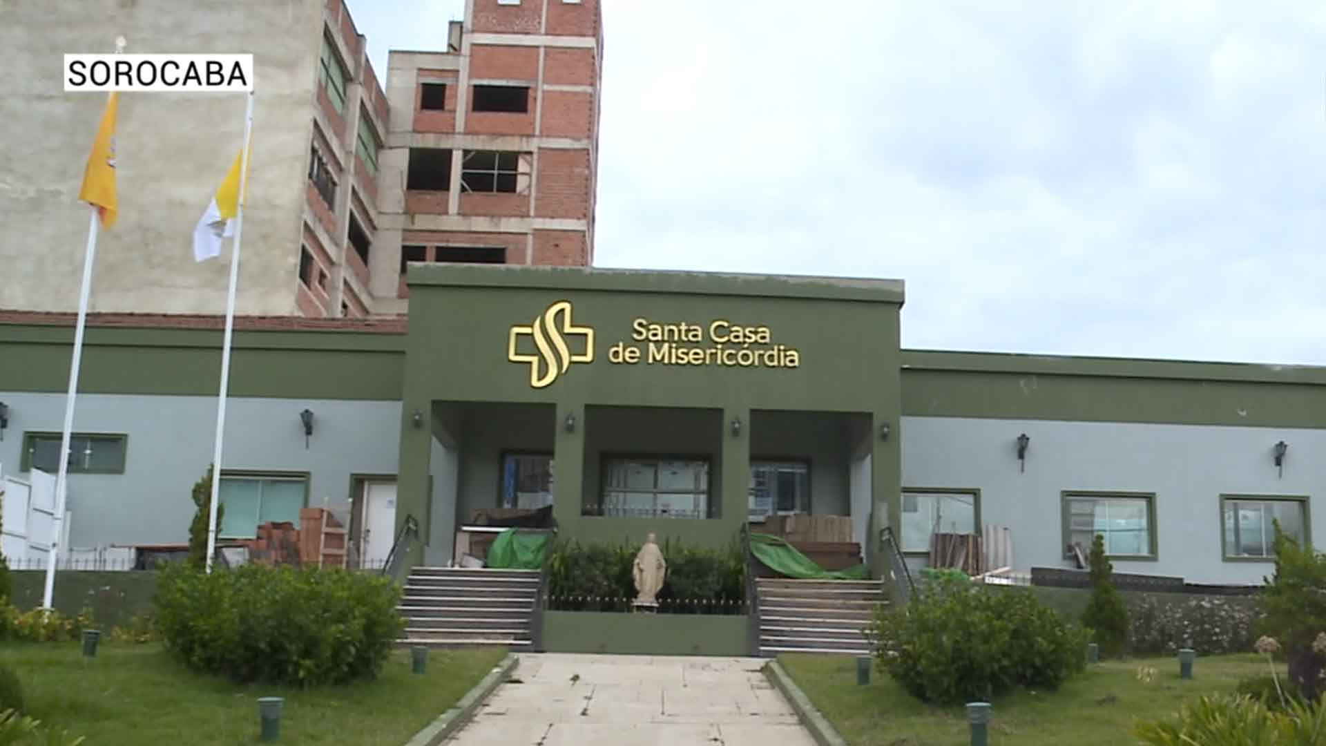 Moradores reclamam de estacionamento irregular ao lado da Santa Casa de Sorocaba