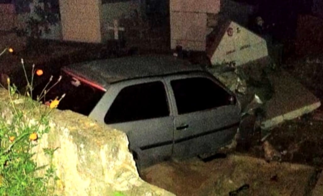 carro cemit&eacute;rio
