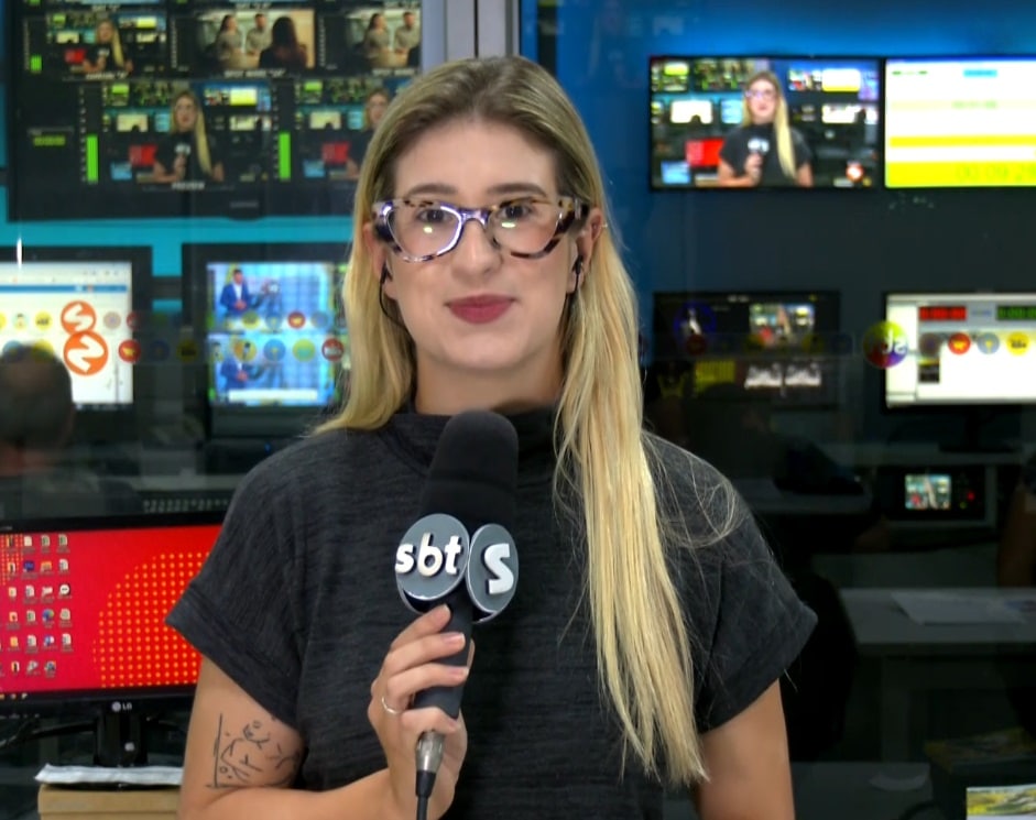 Rep&oacute;rter Nicole Bonentti falando sobre as a&ccedil;&otilde;es realizadas pelas prefeituras para o dia internacional da mulher.