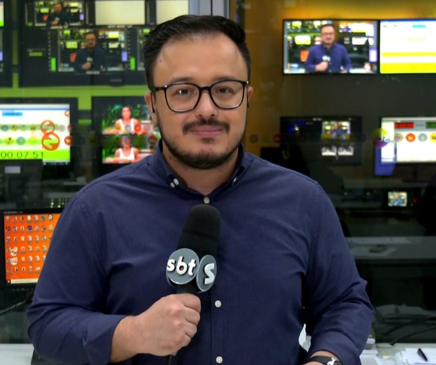 Rep&oacute;rter Edilson Junior falando sobre.
