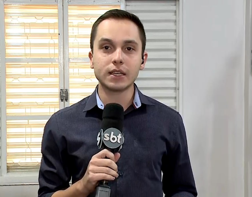 Rep&oacute;rter Luis Negrelli falando sobre a campanha de multivacina&ccedil;&atilde;o.