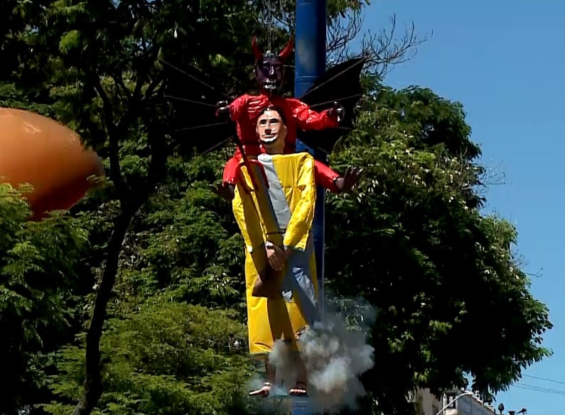 Imagem de est&aacute;tua no evento.