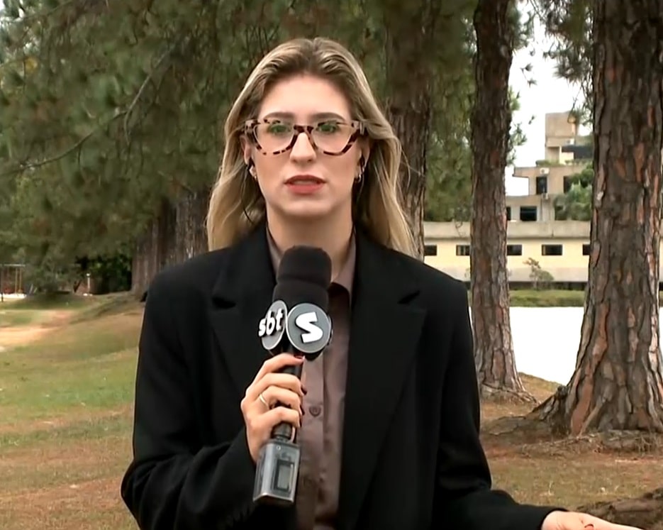 Rep&oacute;rter Nicole Bonentti falando sobre o caso.