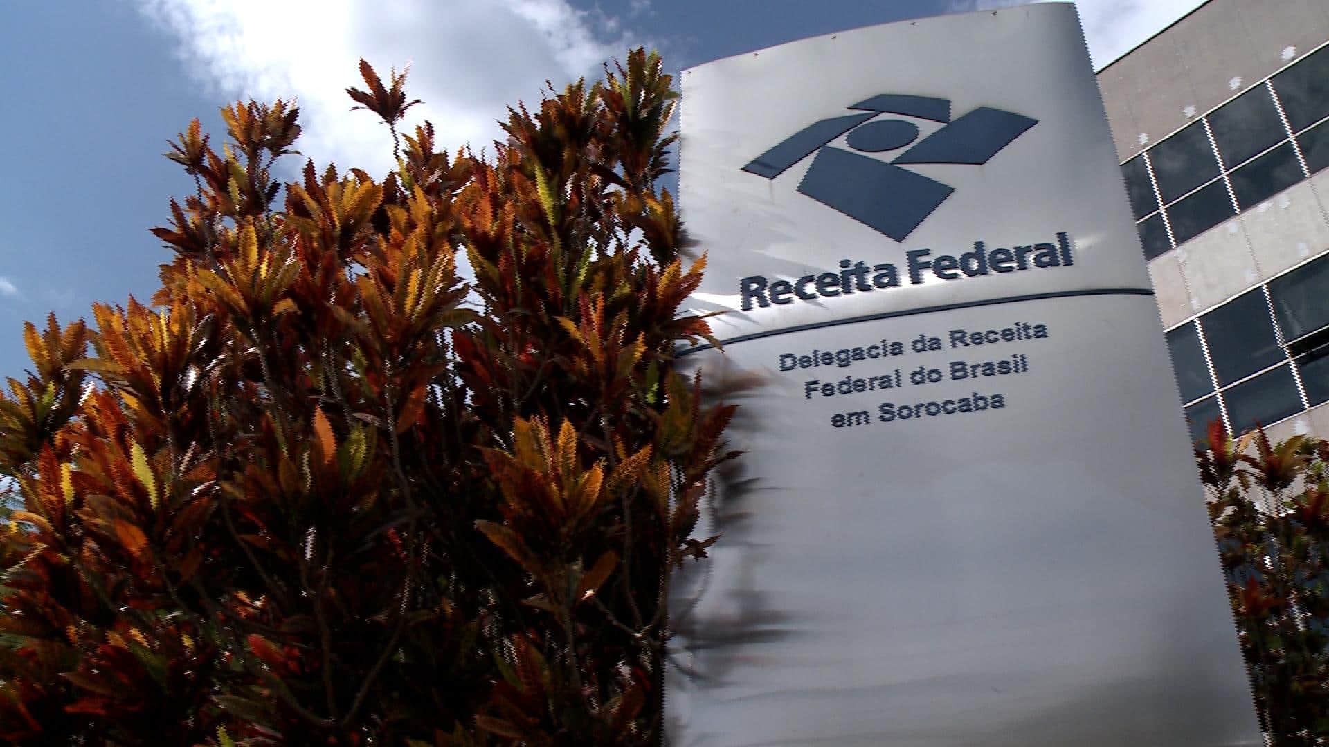 Receita Federal alerta para golpes digitais com falsas mensagens sobre Imposto de Renda