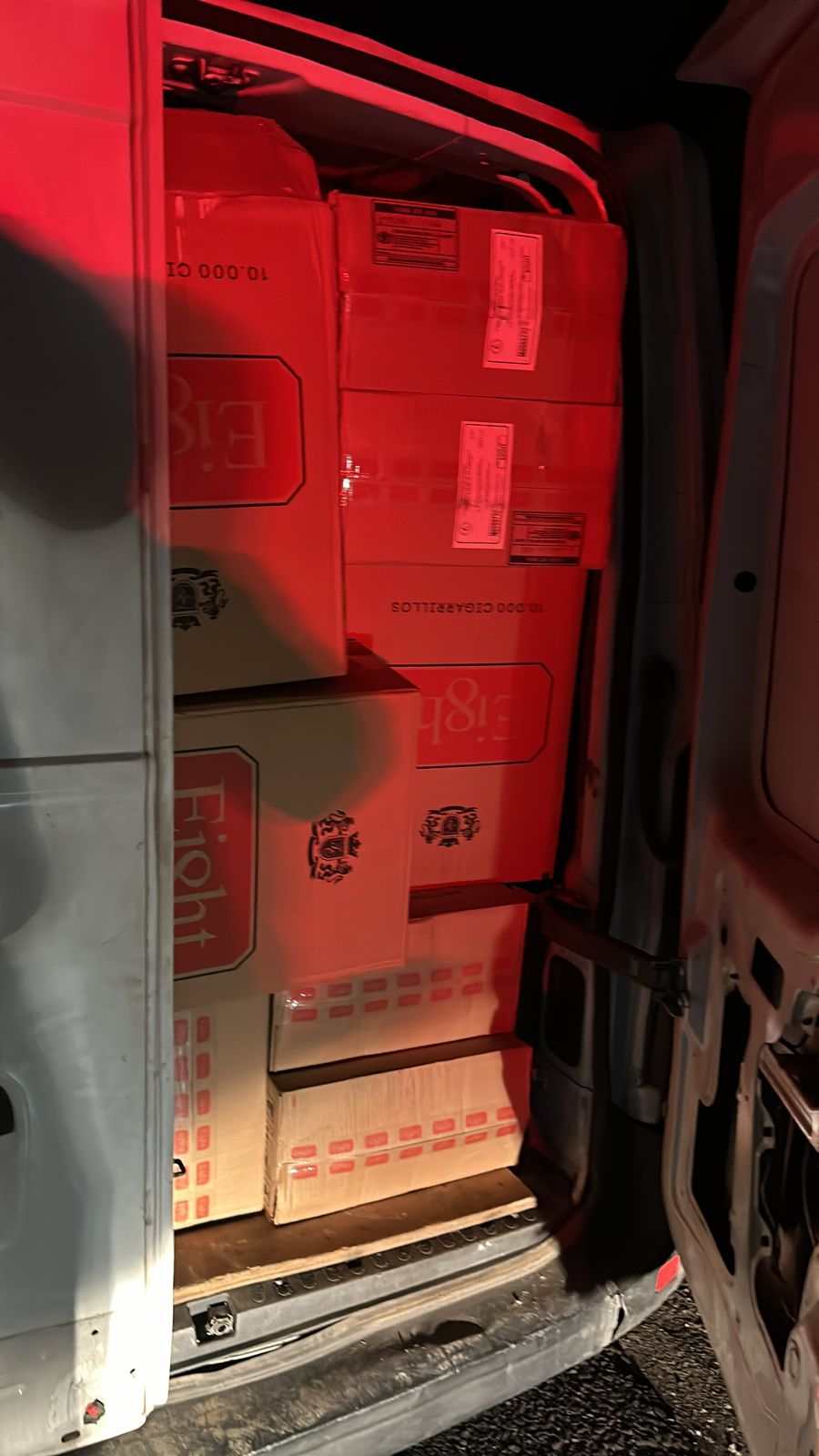 50 mil ma&ccedil;os de cigarros contrabandeados s&atilde;o apreendidos na Rodovia Castello Branco
