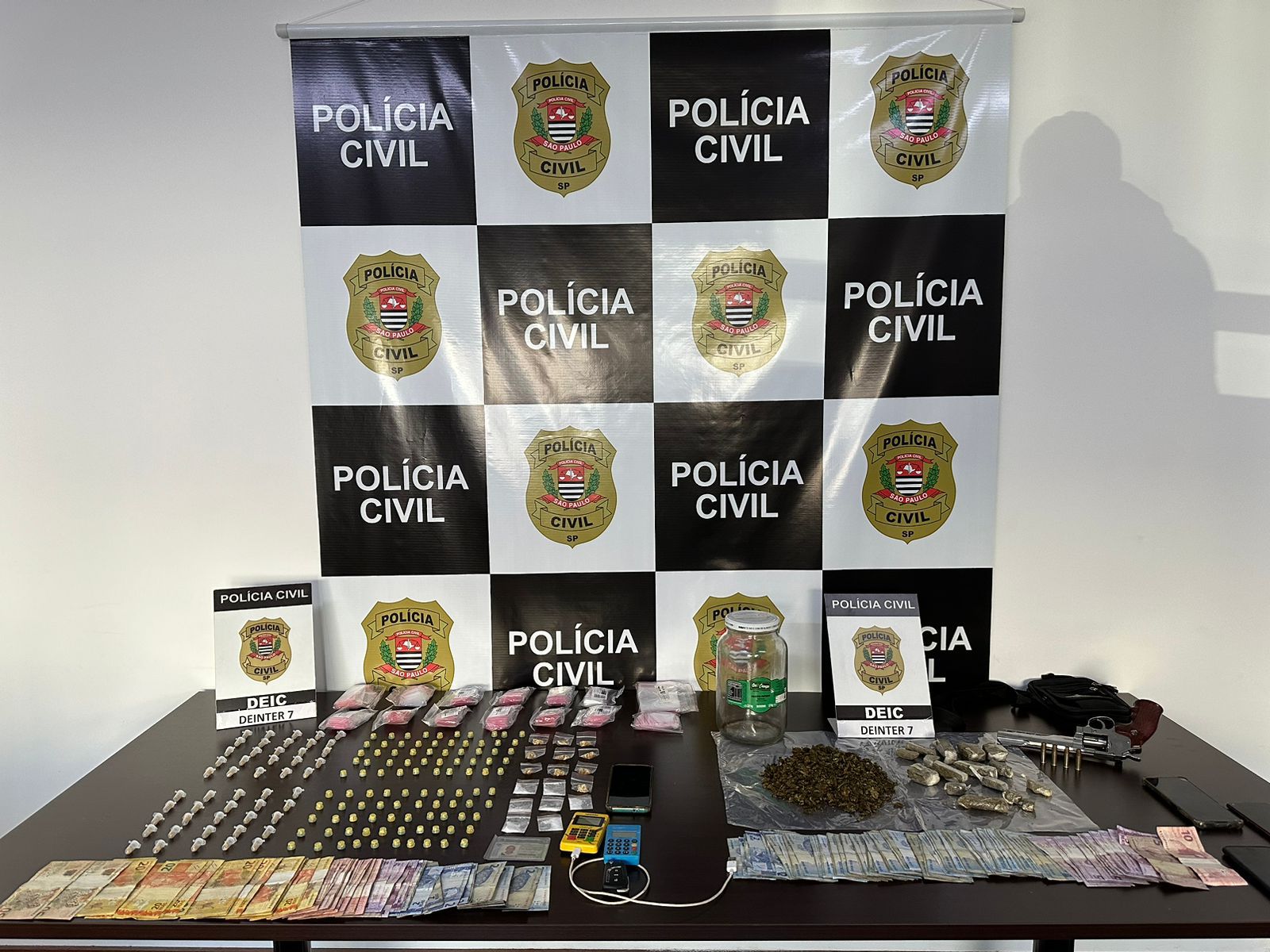 Opera&ccedil;&atilde;o Monetae desarticula grupo de tr&aacute;fico de drogas em Sorocaba e regi&atilde;o