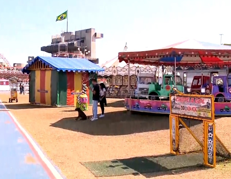 Parque de divers&atilde;o da Festa Julina de Sorocaba.