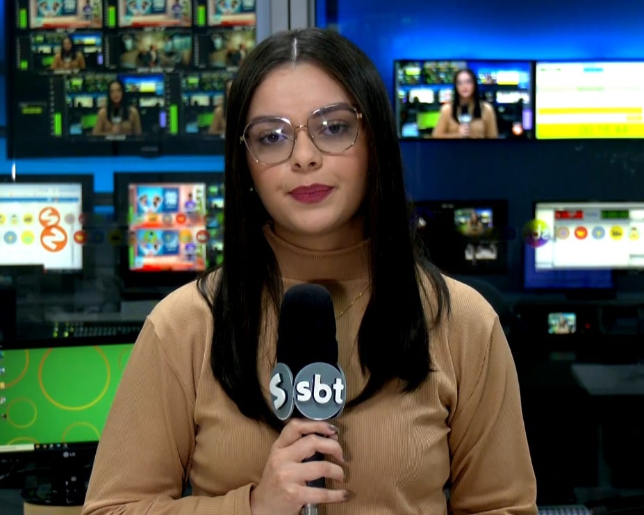 Rep&oacute;rter Fernanda Sena falando sobre o prazo do MEIs.