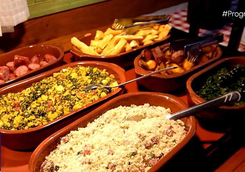 Buffet servido pela Fazenda Angolana.