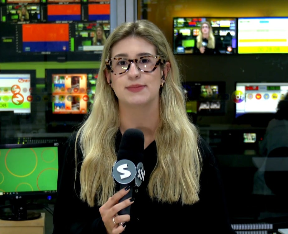 Rep&oacute;rter Nicole Bonentti falando sobre o Bolsa Atleta Sorocaba.