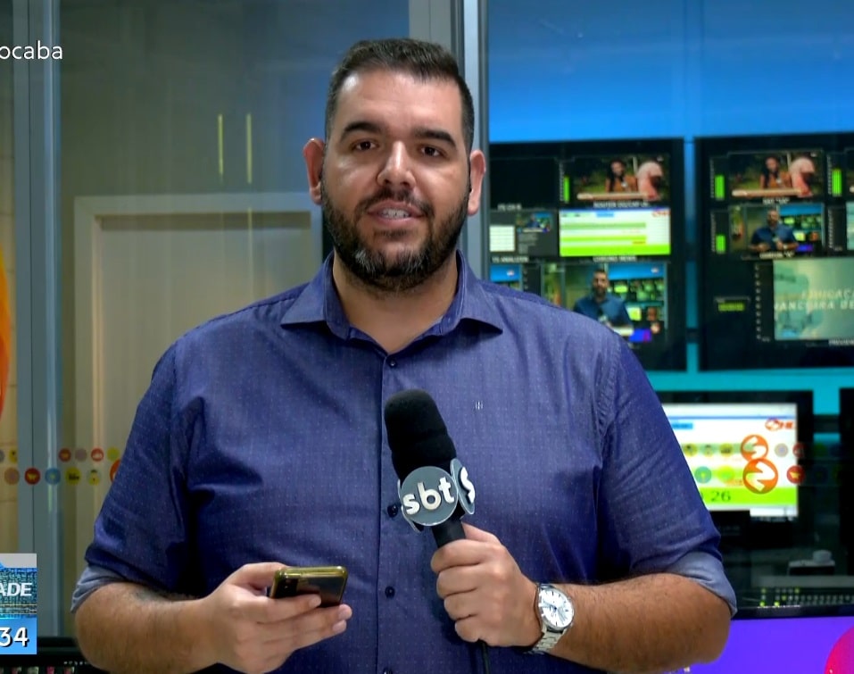 Rep&oacute;rter Rodolfo Quaranta falando sobre o Instituto Federal de S&atilde;o Paulo e os cursos t&eacute;cnicos.