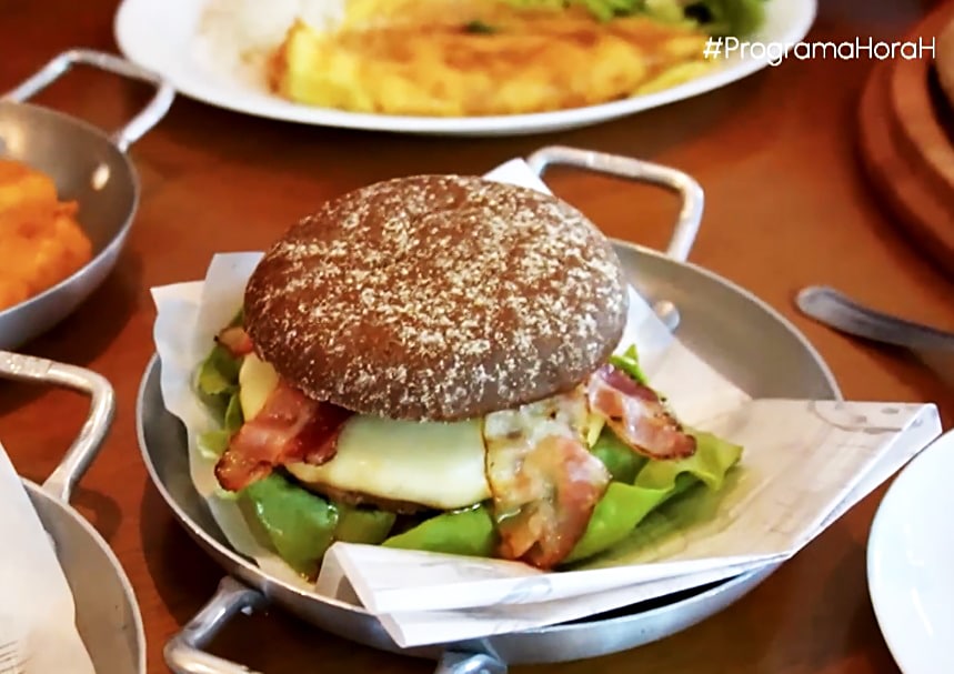 Lanche feito pela Hamburgueria Burgueto.