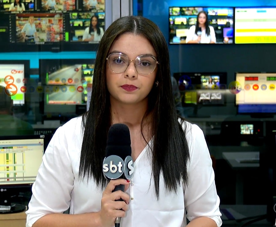 Rep&oacute;rter Fernanda Senna.