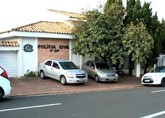 Delegacia onde foi levada a mulher que matou o filho em Sorocaba.