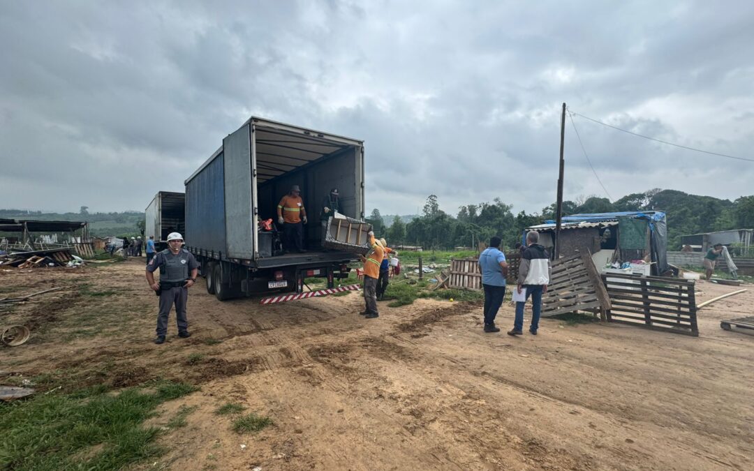 Polícia Militar realiza reintegração de posse em área rural de Iperó