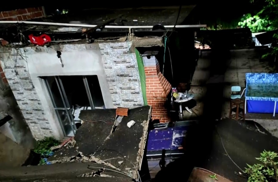 Imagem da resid&ecirc;ncia ap&oacute;s o acidente.