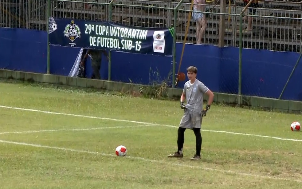 Jogo da Copa Votorantim de Futebol sub-15.