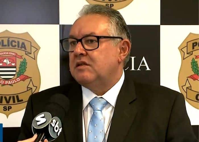 Delegado da Pol&iacute;cia em entrevista falando sobre.