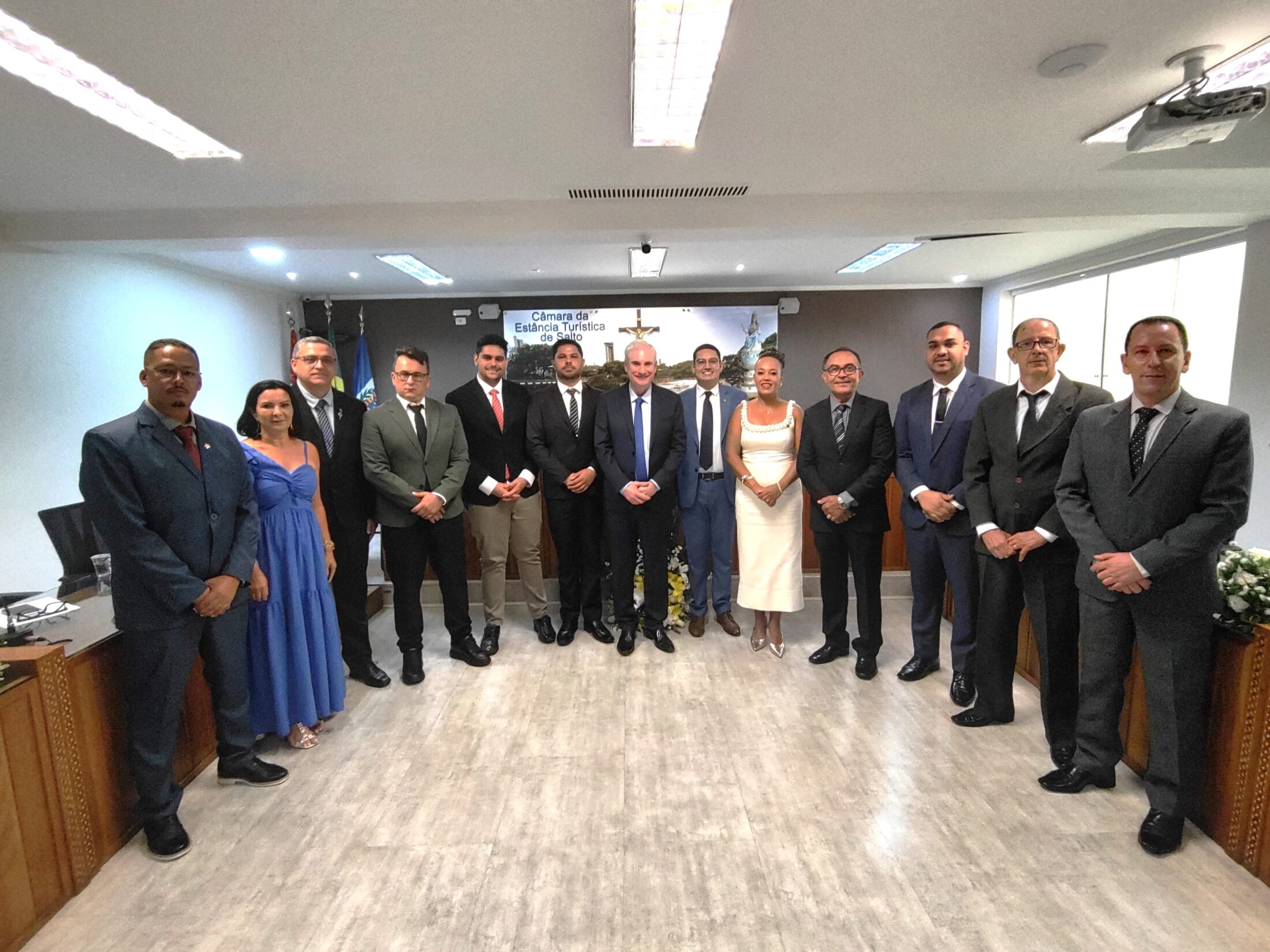 Prefeito e vereadores de Salto tomam posse e elegem Mesa Diretora para bi&ecirc;nio 2025-2026