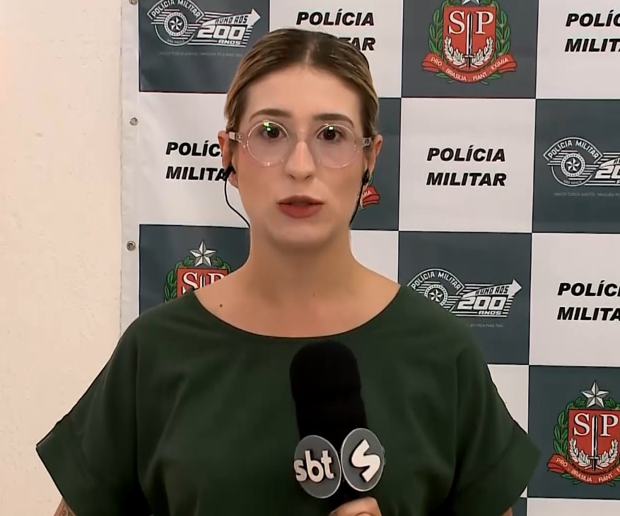 Rep&oacute;rter Nicole Bonentti falando sobre.
