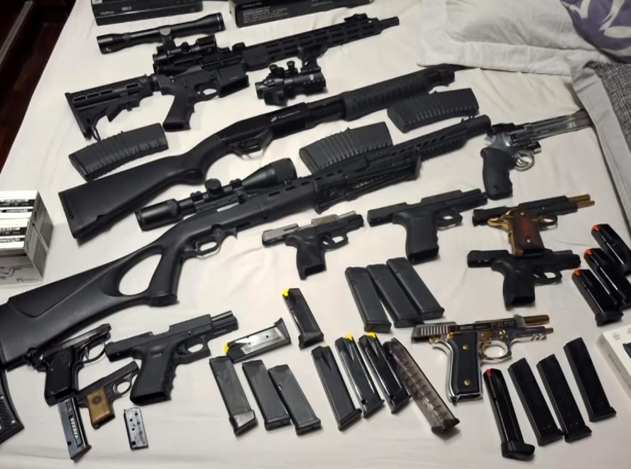 Armas que foram apreendidas.