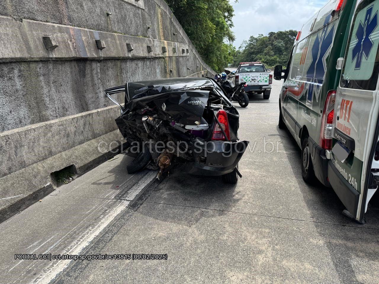 Imagem do carro ap&oacute;s o acidente.