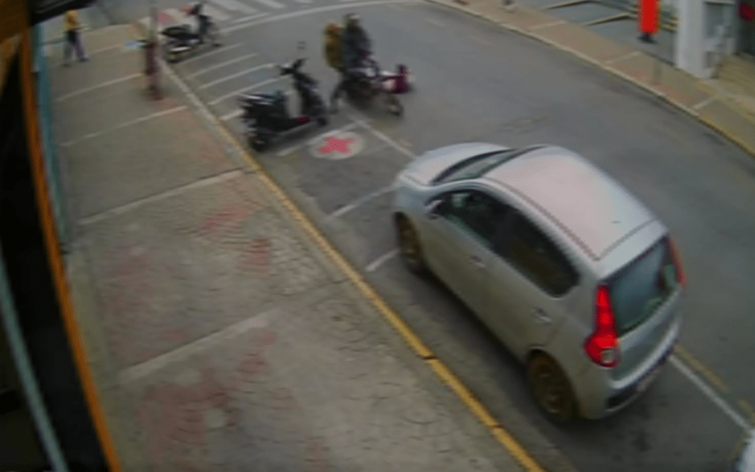 Idosa é atropelada por moto durante fuga policial em Ibiúna