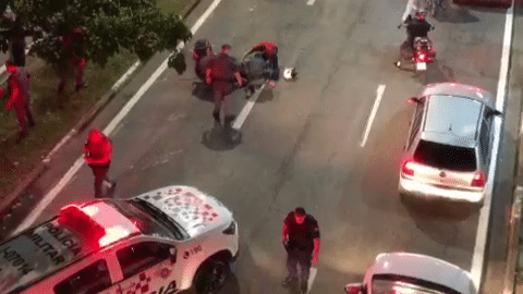 PM morre e outro fica ferido em colis&atilde;o entre motos e &ocirc;nibus em Sorocaba