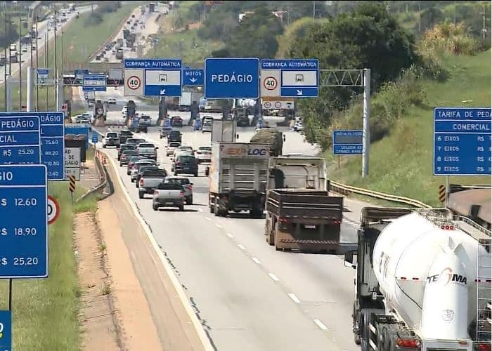 Imagem do tr&aacute;fego de ve&iacute;culos em rodovia de Sorocaba