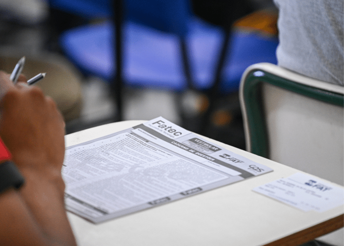 Inscri&ccedil;&otilde;es v&atilde;o at&eacute; 6 de junho, pela internet. S&atilde;o mais de 12 mil vagas em cursos superiores gratuitos; taxa &eacute; de R$ 50.