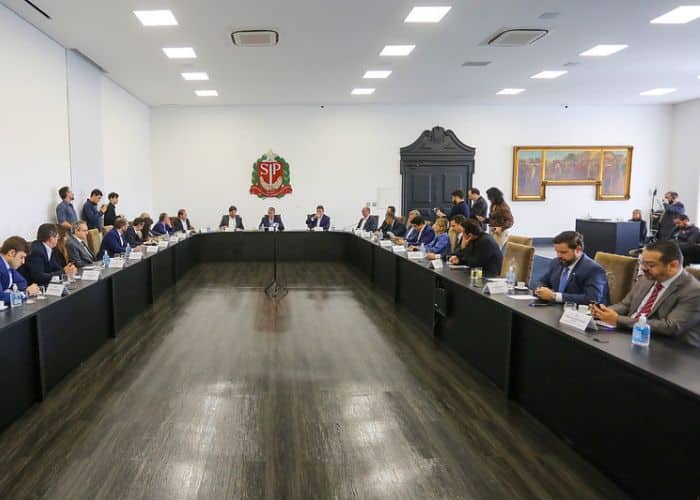 Assinatura e encaminhamento dos Projetos de Lei de Valoriza&ccedil;&atilde;o Salarial Paulista 2025