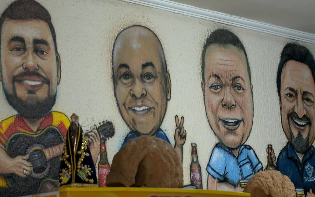 Bar de Sorocaba homenageia clientes fiéis com caricaturas nas paredes