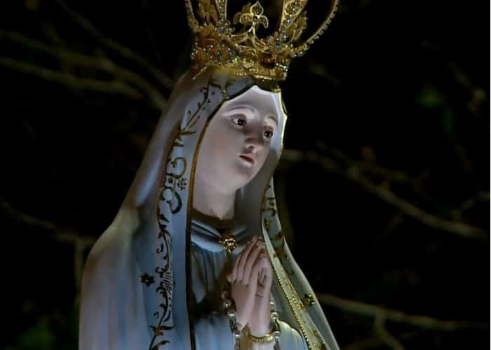 Escultura de Nossa Senhora de F&aacute;tima.