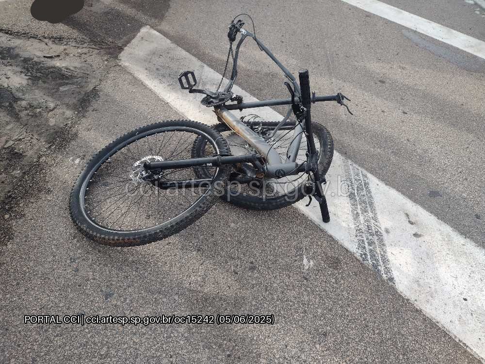 Ciclista morre ap&oacute;s ser atropelado por carro na Rodovia Castello Branco, em Porto Feliz