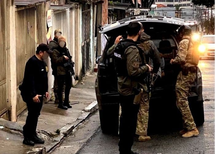 Polícia Civil prende suspeitos de roubar fiação subterrânea