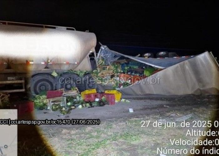 Imagem de um acidente envolvendo dois caminh&otilde;es