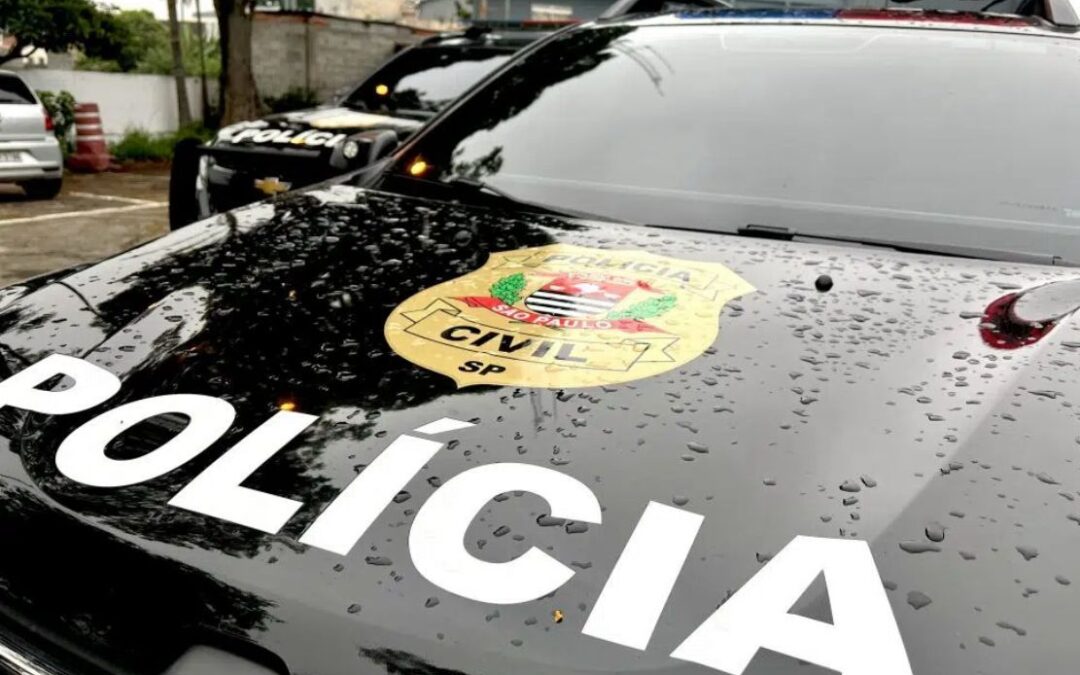 Homem é baleado com sete tiros em praça pública de São Roque