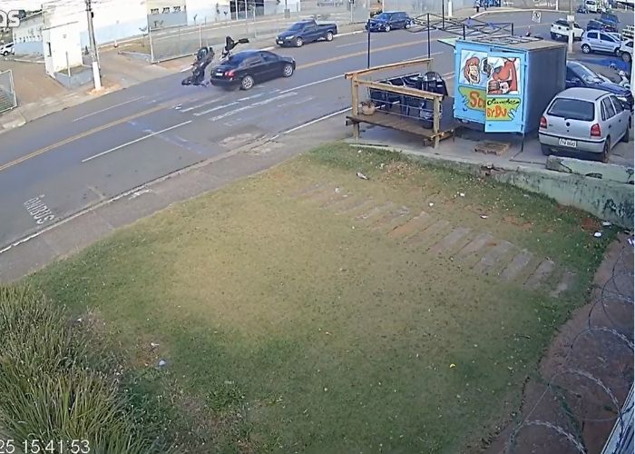Momento da colis&atilde;o na c&acirc;mera de seguran&ccedil;a