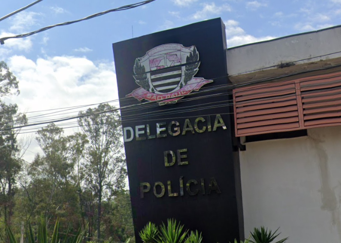 Homem &eacute; preso por agredir a m&atilde;e com agulha de croch&ecirc;, em Alum&iacute;nio