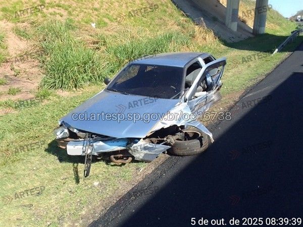 Acidente na Rodovia dos Bandeirantes deixa duas pessoas feridas em Jundia&iacute;