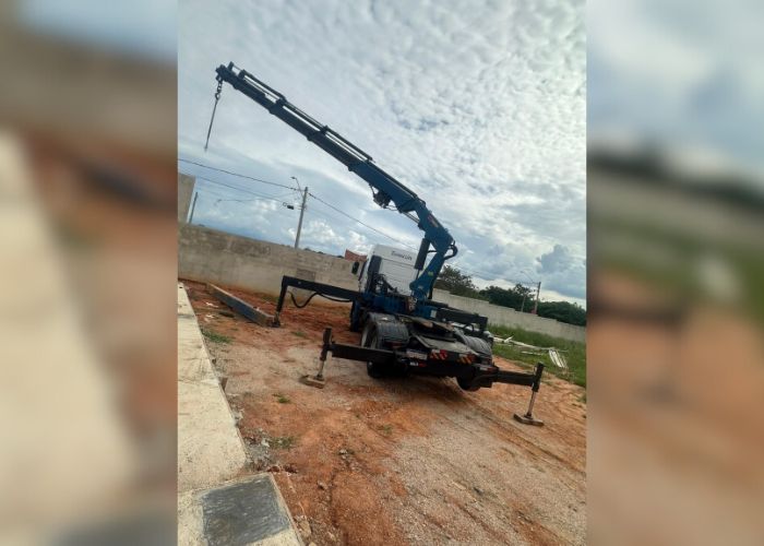 Guindaste que segurava a viga