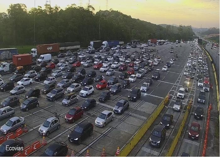 Opera&ccedil;&atilde;o Ver&atilde;o 20252026 no Sistema Anchieta-Imigrantes prev&ecirc; at&eacute; 4,6 milh&otilde;es de ve&iacute;culos rumo ao litoral
