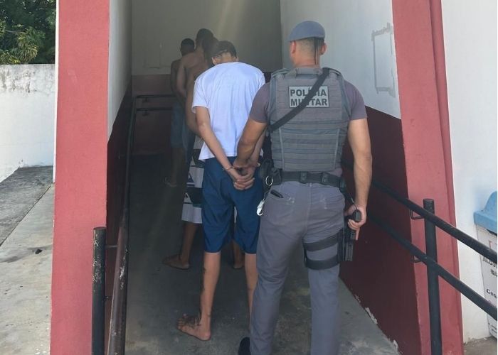 Imagem dos suspeitos na Delegacia