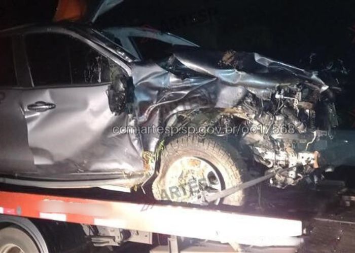 Imagem do carro ap&oacute;s o acidente