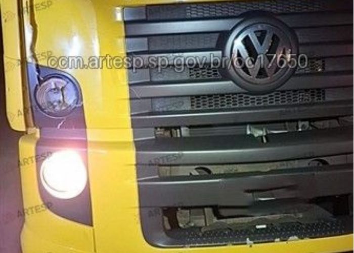 Imagem do caminh&atilde;o ap&oacute;s o acidente