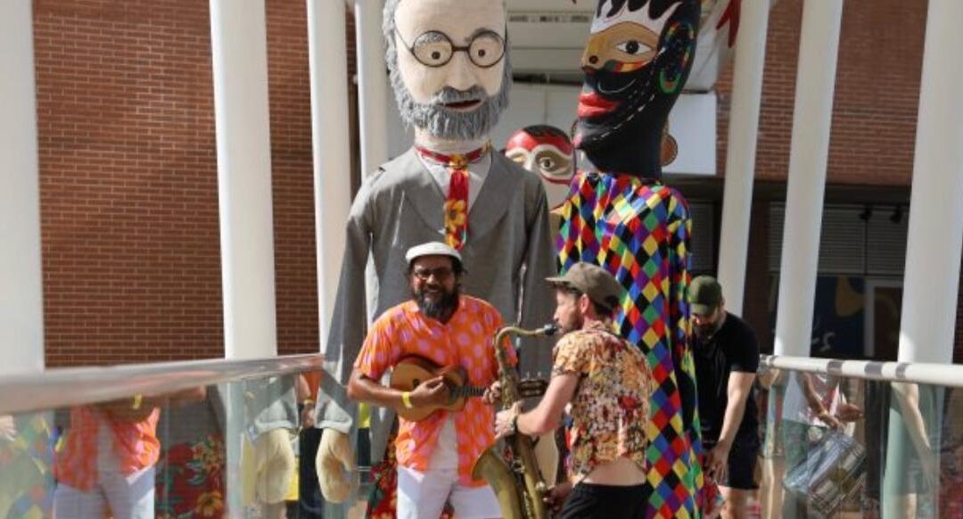 Sesc Sorocaba realiza Cortejo de bonecões no Carnaval