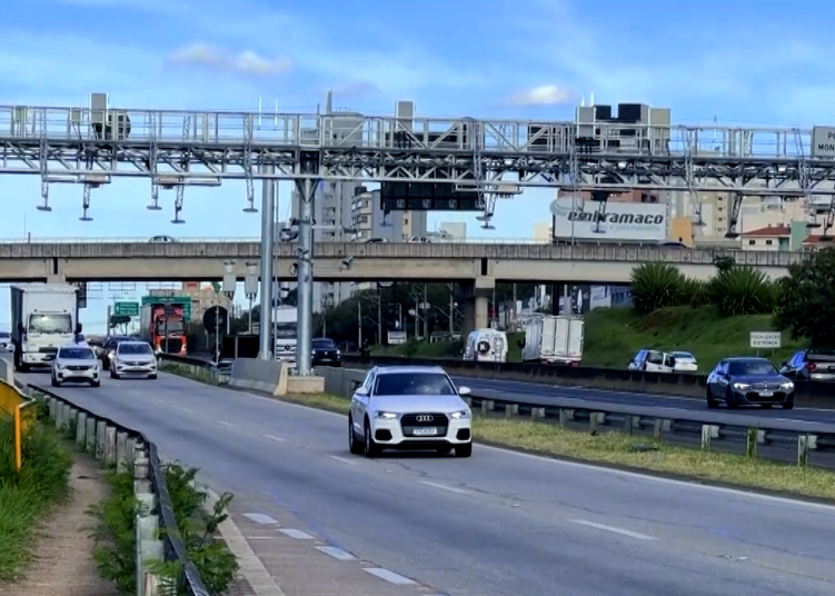 Governo suspende 3,4 milh&otilde;es de multas do ped&aacute;gio free flow e d&aacute; prazo para regulariza&ccedil;&atilde;o
