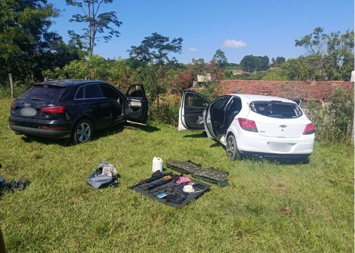 Criminosos atiram contra policiais na Raposo Tavares